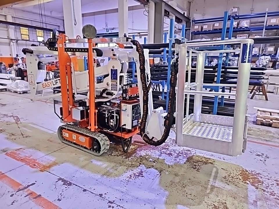 EasyLift R130 - Podnośnik przegubowy: zdjęcie 1 EasyLift R130 - Podnośnik przegubowy: zdjęcie 1