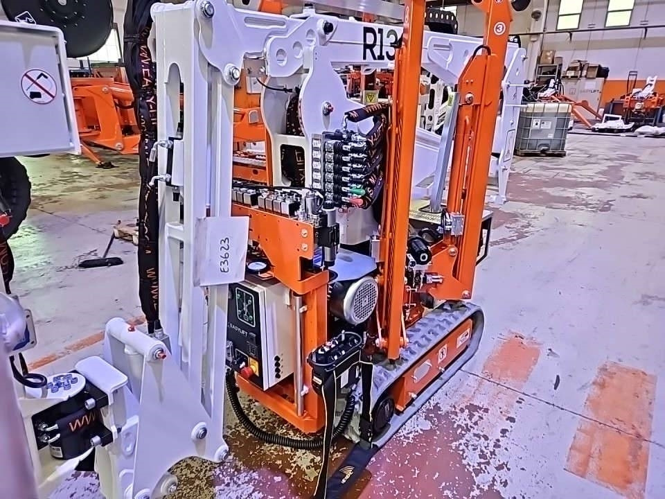 EasyLift R130 - Podnośnik przegubowy: zdjęcie 3 EasyLift R130 - Podnośnik przegubowy: zdjęcie 3