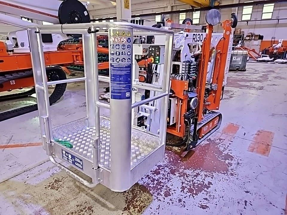 EasyLift R130 - Podnośnik przegubowy: zdjęcie 4 EasyLift R130 - Podnośnik przegubowy: zdjęcie 4