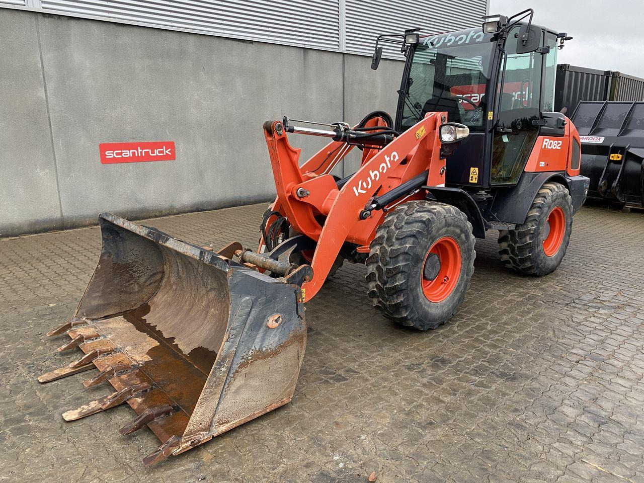 Kubota R082 - Ładowarka przegubowa: zdjęcie 1 Kubota R082 - Ładowarka przegubowa: zdjęcie 1