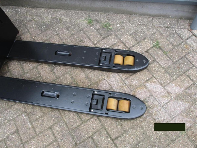 Toyota LPE200 - Wózek paletowy: zdjęcie 4 Toyota LPE200 - Wózek paletowy: zdjęcie 4