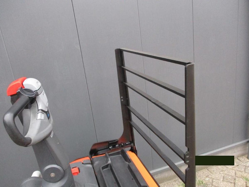 Toyota LPE200 - Wózek paletowy: zdjęcie 5 Toyota LPE200 - Wózek paletowy: zdjęcie 5