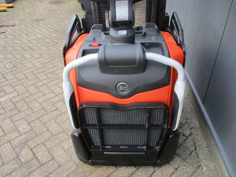 Toyota SPE120 - Wózek paletowy: zdjęcie 5 Toyota SPE120 - Wózek paletowy: zdjęcie 5