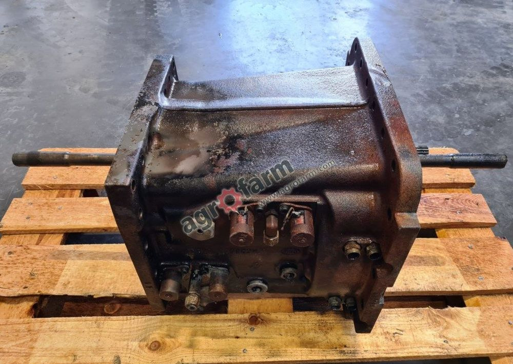 Skrzynia biegów Massey Ferguson 7616 1503B1 - Skrzynia biegów: zdjęcie 2 Skrzynia biegów Massey Ferguson 7616 1503B1 - Skrzynia biegów: zdjęcie 2