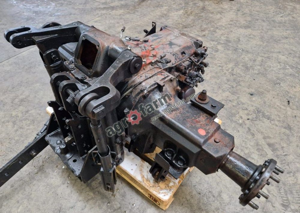 Tylny most Massey Ferguson 6180 - Skrzynia biegów: zdjęcie 2 Tylny most Massey Ferguson 6180 - Skrzynia biegów: zdjęcie 2