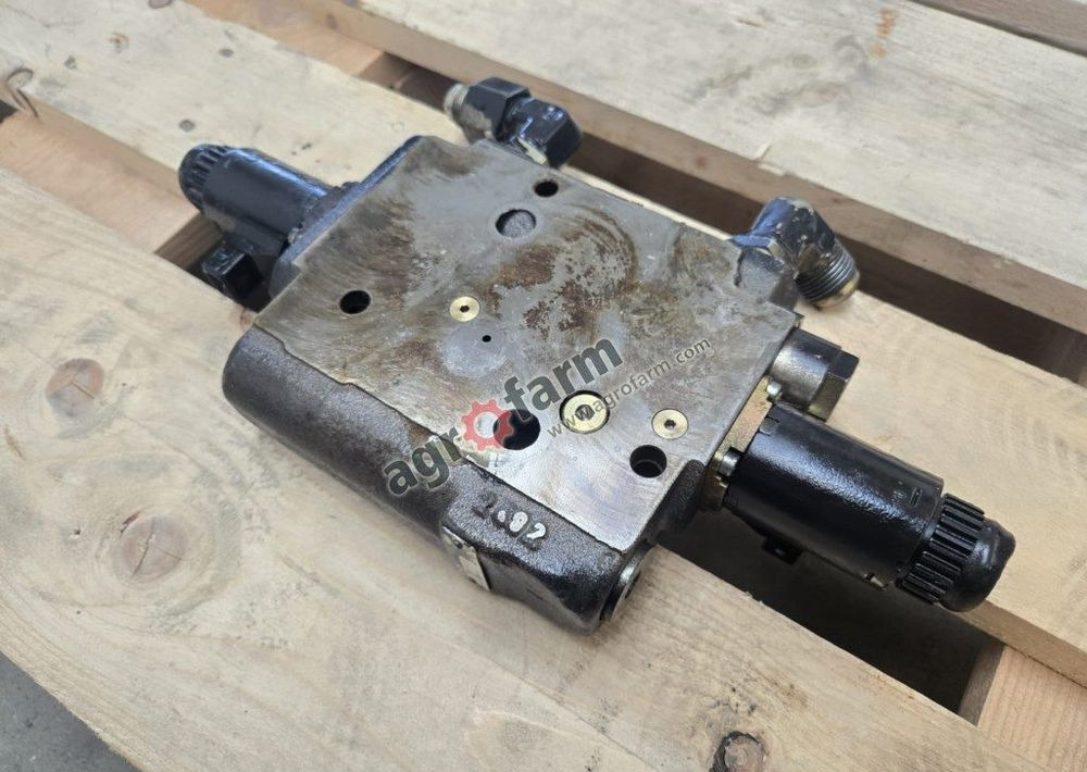 Zawór EHR Valtra T171, T181, T191 - Hydraulika: zdjęcie 2 Zawór EHR Valtra T171, T181, T191 - Hydraulika: zdjęcie 2