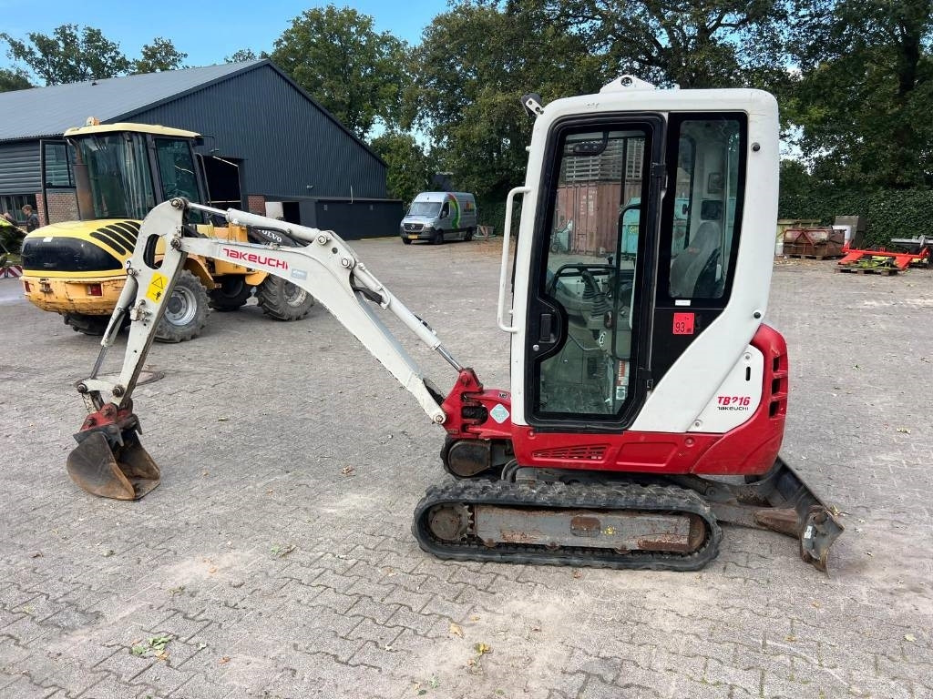 Takeuchi TB 216 - Minikoparka: zdjęcie 2 Takeuchi TB 216 - Minikoparka: zdjęcie 2