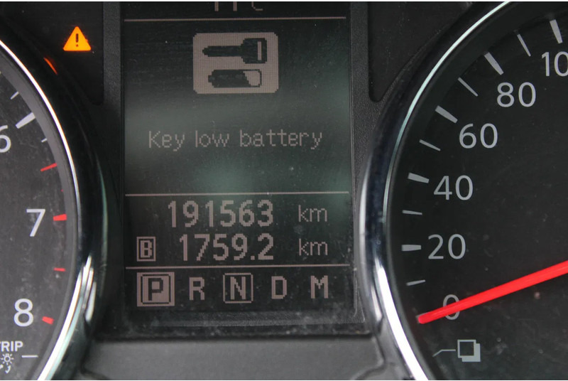 Nissan QASHQAI 2.0 AUTOMATIC / CAMERA - SUV: zdjęcie 4 Nissan QASHQAI 2.0 AUTOMATIC / CAMERA - SUV: zdjęcie 4