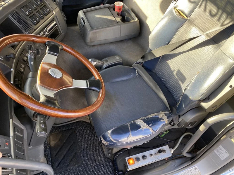 Volvo FM 370 + Euro 5 + Palfinger Z-Q170 Crane + 30ton NCH lift + Container system + hoogsta - Samochod ciężarowy z HDS: zdjęcie 5 Volvo FM 370 + Euro 5 + Palfinger Z-Q170 Crane + 30ton NCH lift + Container system + hoogsta - Samochod ciężarowy z HDS: zdjęcie 5