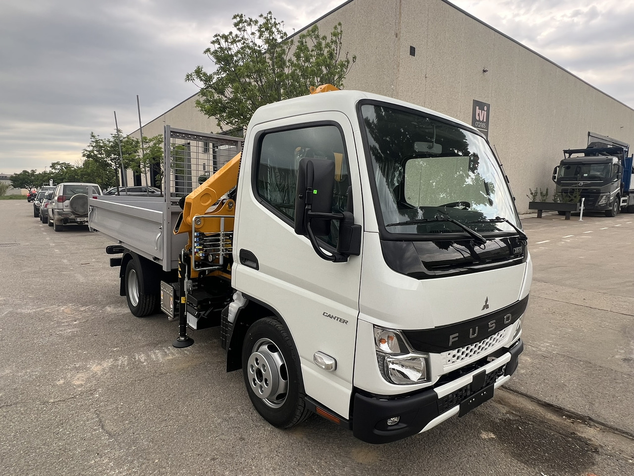 FUSO 35 3S - Samochod ciężarowy z HDS: zdjęcie 3 FUSO 35 3S - Samochod ciężarowy z HDS: zdjęcie 3