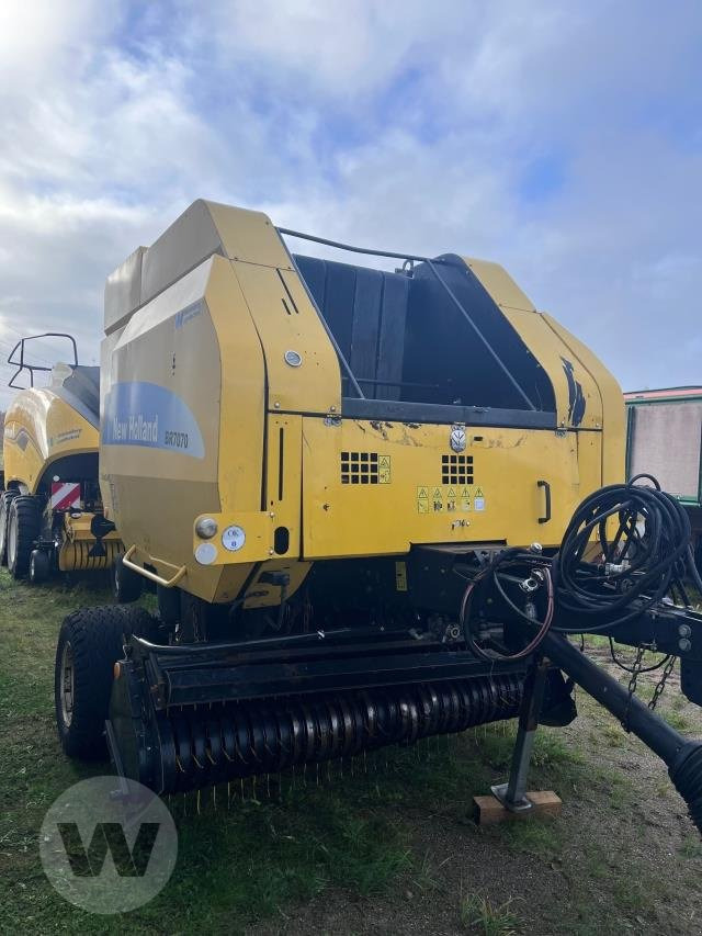 New Holland BR 7070 - Prasa rolująca: zdjęcie 2 New Holland BR 7070 - Prasa rolująca: zdjęcie 2