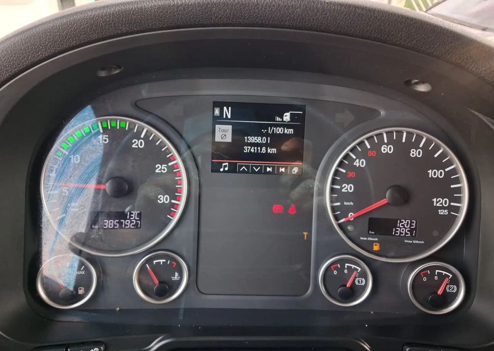 MAN TGX 18.470 Hydraulika dwuobwodowa + wywrot - Ciągnik siodłowy: zdjęcie 3 MAN TGX 18.470 Hydraulika dwuobwodowa + wywrot - Ciągnik siodłowy: zdjęcie 3