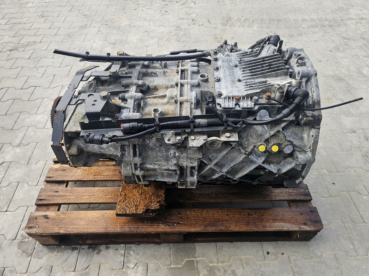 DAF XF 105 GEARBOX / 12AS2330 TD / COMPLETE / WORLDWIDE DELIVERY - Skrzynia biegów: zdjęcie 2 DAF XF 105 GEARBOX / 12AS2330 TD / COMPLETE / WORLDWIDE DELIVERY - Skrzynia biegów: zdjęcie 2