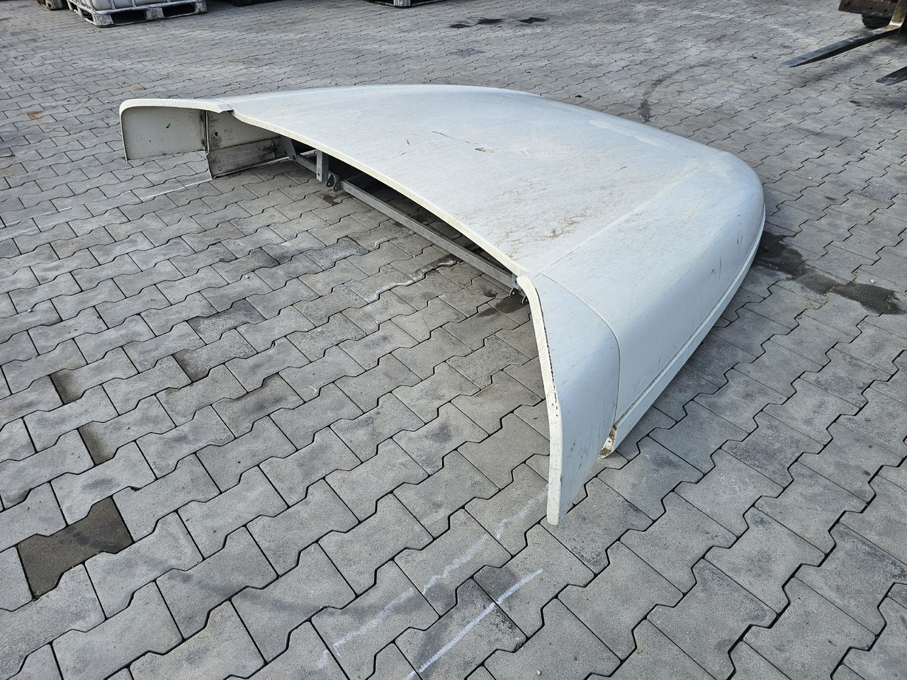 DAF XF105 SPACE CAB / ROOF SPOILER - Aerodynamika/ Spojler: zdjęcie 3 DAF XF105 SPACE CAB / ROOF SPOILER - Aerodynamika/ Spojler: zdjęcie 3