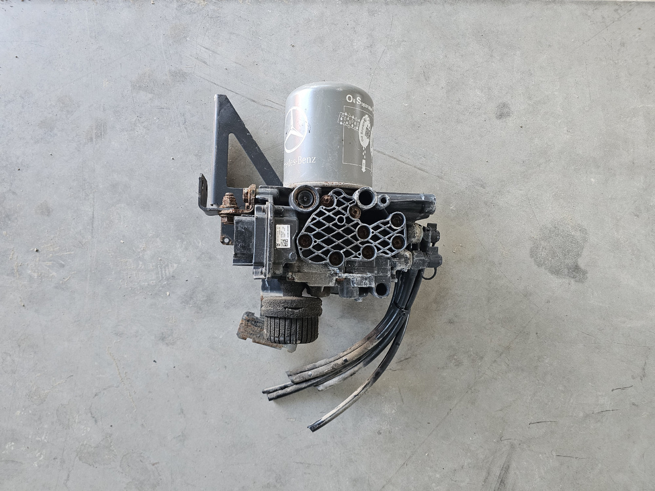 MERCEDES MP4 / AIR DRYIER / K102145 / A0014461964 - Zawór hamulcowy: zdjęcie 2 MERCEDES MP4 / AIR DRYIER / K102145 / A0014461964 - Zawór hamulcowy: zdjęcie 2