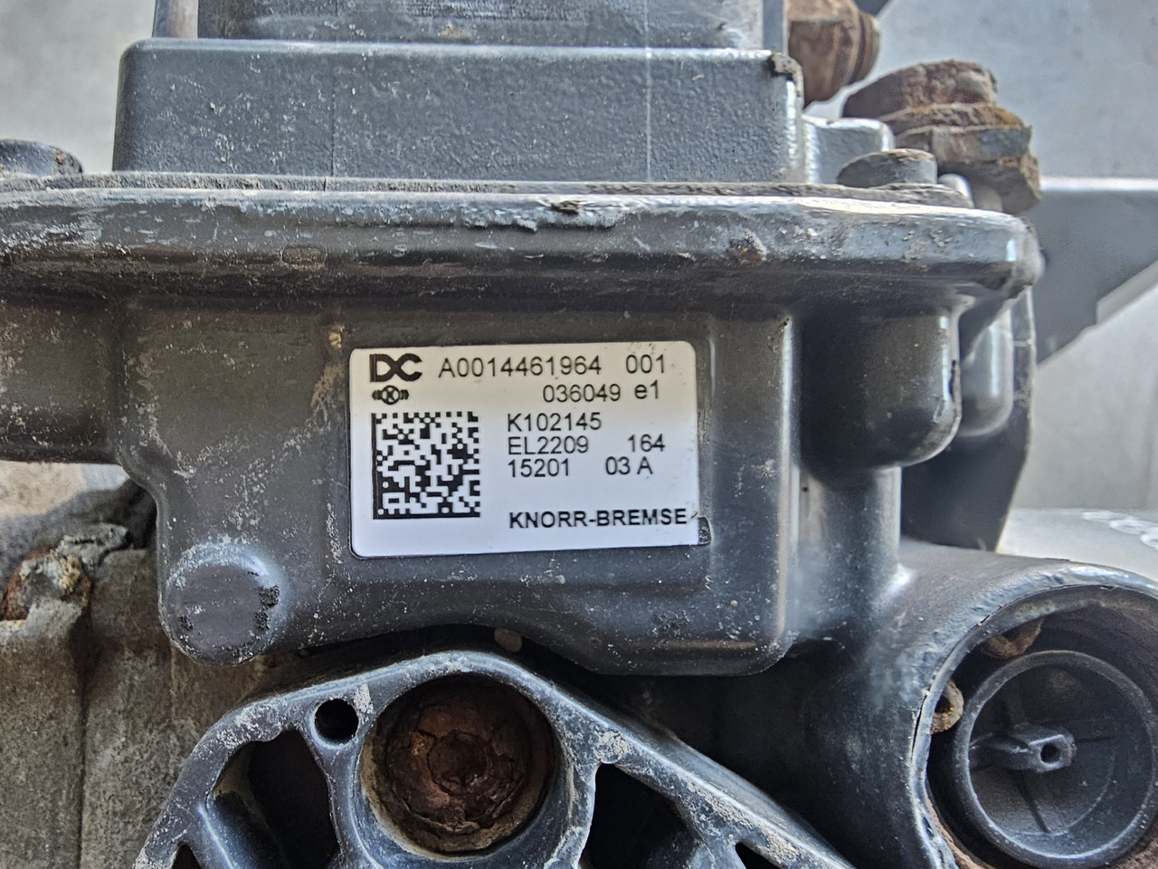 MERCEDES MP4 / AIR DRYIER / K102145 / A0014461964 - Zawór hamulcowy: zdjęcie 3 MERCEDES MP4 / AIR DRYIER / K102145 / A0014461964 - Zawór hamulcowy: zdjęcie 3