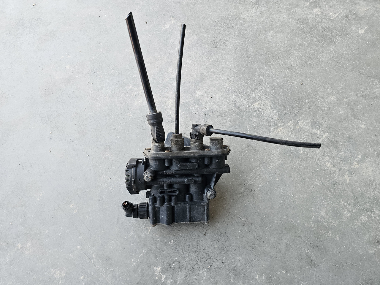 RENAULT RANGE T / ECAS SUNSPENSION VALVE / K019820 - Zawór hamulcowy: zdjęcie 2 RENAULT RANGE T / ECAS SUNSPENSION VALVE / K019820 - Zawór hamulcowy: zdjęcie 2