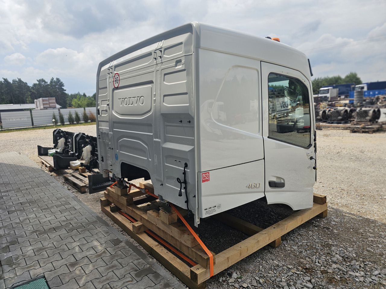 VOLVO FM5 LOW ROOF / L2 H1 / COMPLETE CAB / 2022 - Kabina: zdjęcie 5 VOLVO FM5 LOW ROOF / L2 H1 / COMPLETE CAB / 2022 - Kabina: zdjęcie 5