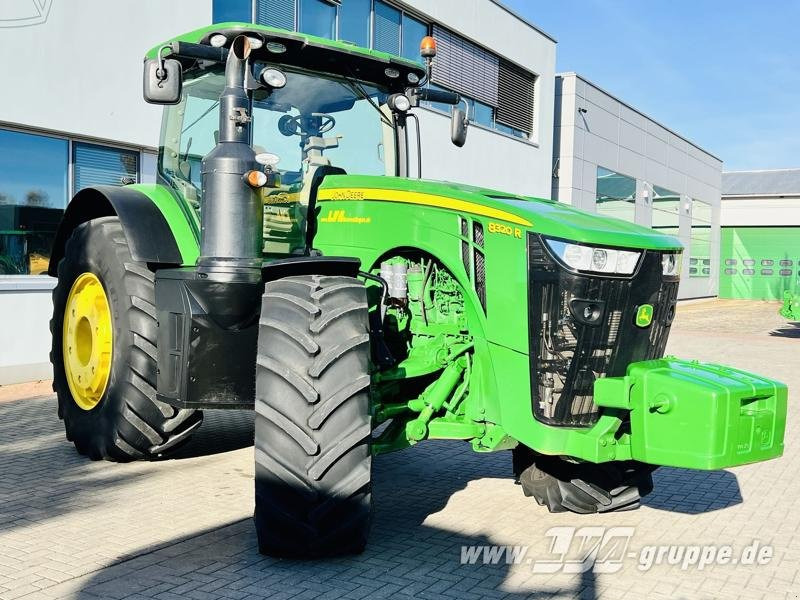 John Deere 8320R E23-PowerShift - Ciągnik rolniczy: zdjęcie 2 John Deere 8320R E23-PowerShift - Ciągnik rolniczy: zdjęcie 2