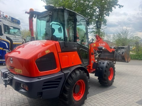 KUBOTA R082 - Ładowarka kołowa: zdjęcie 1 KUBOTA R082 - Ładowarka kołowa: zdjęcie 1
