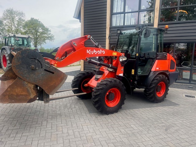 KUBOTA R082 - Ładowarka kołowa: zdjęcie 3 KUBOTA R082 - Ładowarka kołowa: zdjęcie 3