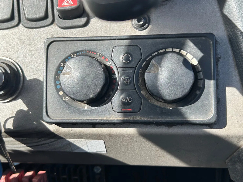 Wózek terminalowy Terberg YT 223 | LOW HOURS | AIRCO | MEGA LOW LOADER |: zdjęcie 10