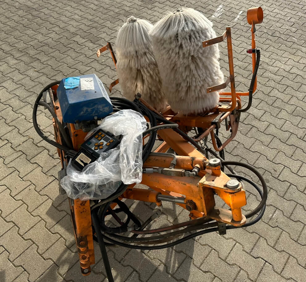 Unimog Leitpfostenwaschgerät Schmidt RPS-H - Szczotka: zdjęcie 4 Unimog Leitpfostenwaschgerät Schmidt RPS-H - Szczotka: zdjęcie 4