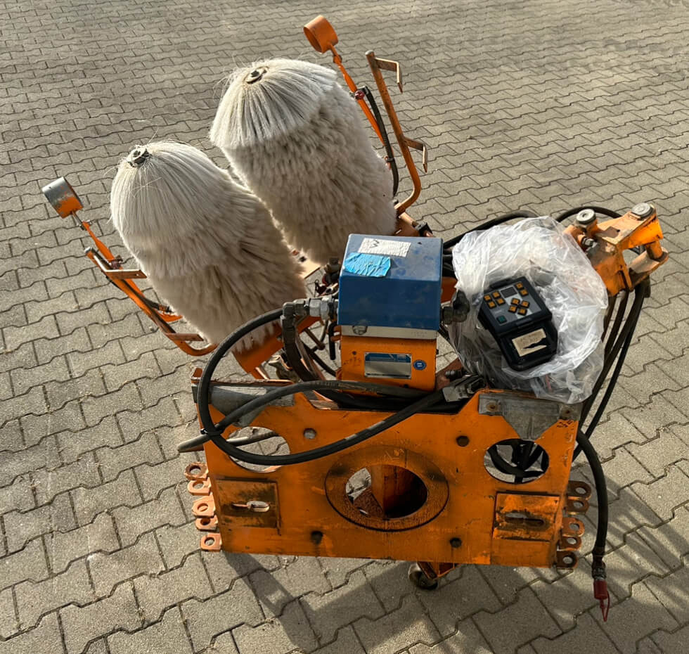 Unimog Leitpfostenwaschgerät Schmidt RPS-H - Szczotka: zdjęcie 5 Unimog Leitpfostenwaschgerät Schmidt RPS-H - Szczotka: zdjęcie 5