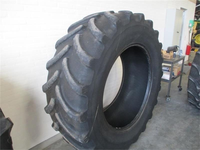Firestone 620/70 R42 - Opona do Komunalnych/ Specjalistycznych: zdjęcie 2 Firestone 620/70 R42 - Opona do Komunalnych/ Specjalistycznych: zdjęcie 2