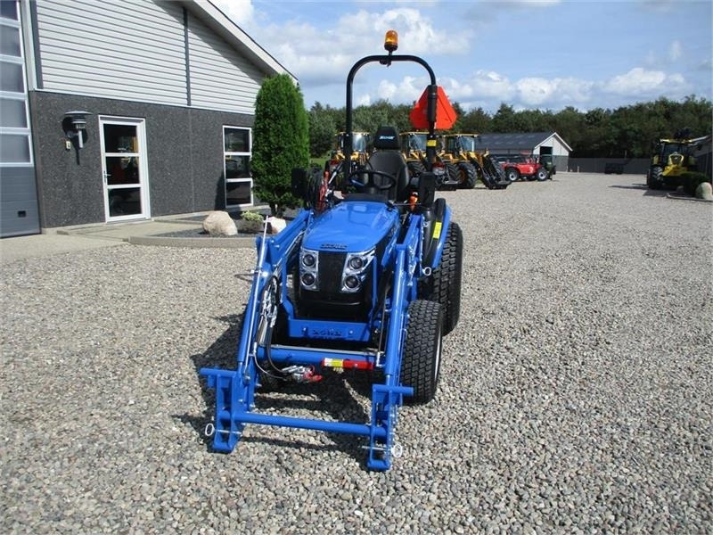 Ciągnik rolniczy Solis S26 Shuttle XL 9+9 med turfhjul og frontlæsser: zdjęcie 9