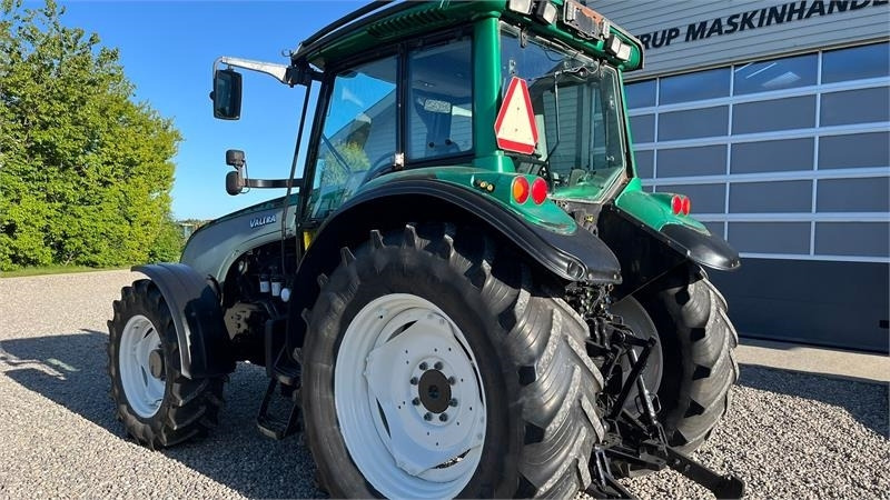 Valtra T130 med 3.5ton frontlift - Ciągnik rolniczy: zdjęcie 5 Valtra T130 med 3.5ton frontlift - Ciągnik rolniczy: zdjęcie 5