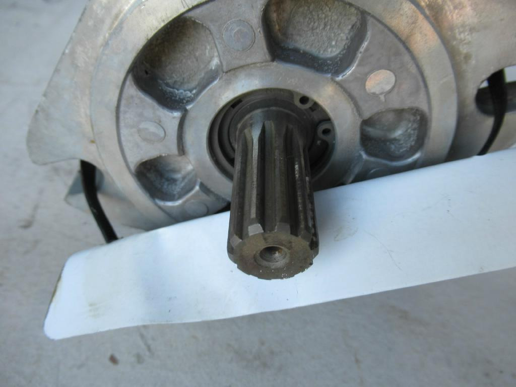 Hitachi 9217993 - - Pompa wspomagania kierownicy do Maszyn budowlanych: zdjęcie 3 Hitachi 9217993 - - Pompa wspomagania kierownicy do Maszyn budowlanych: zdjęcie 3