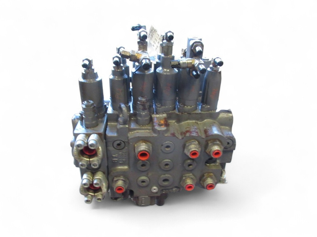 New Holland YN30V00071F3 - 72203576 - Zawór hydrauliczny do Maszyn budowlanych: zdjęcie 3 New Holland YN30V00071F3 - 72203576 - Zawór hydrauliczny do Maszyn budowlanych: zdjęcie 3