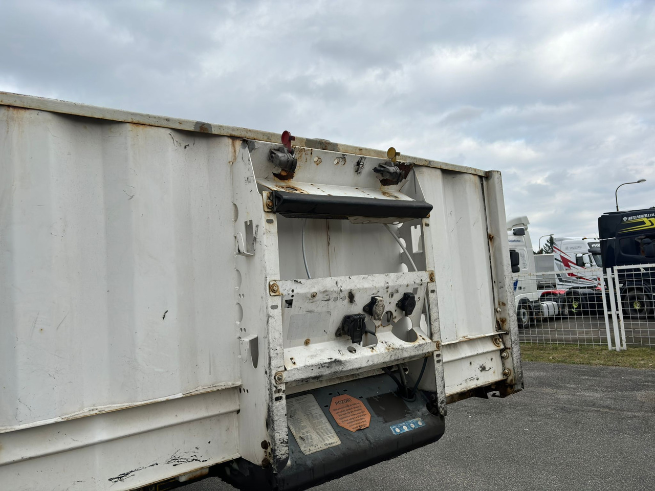 KRONE SD P - Naczepa platforma/ Burtowa: zdjęcie 2 KRONE SD P - Naczepa platforma/ Burtowa: zdjęcie 2