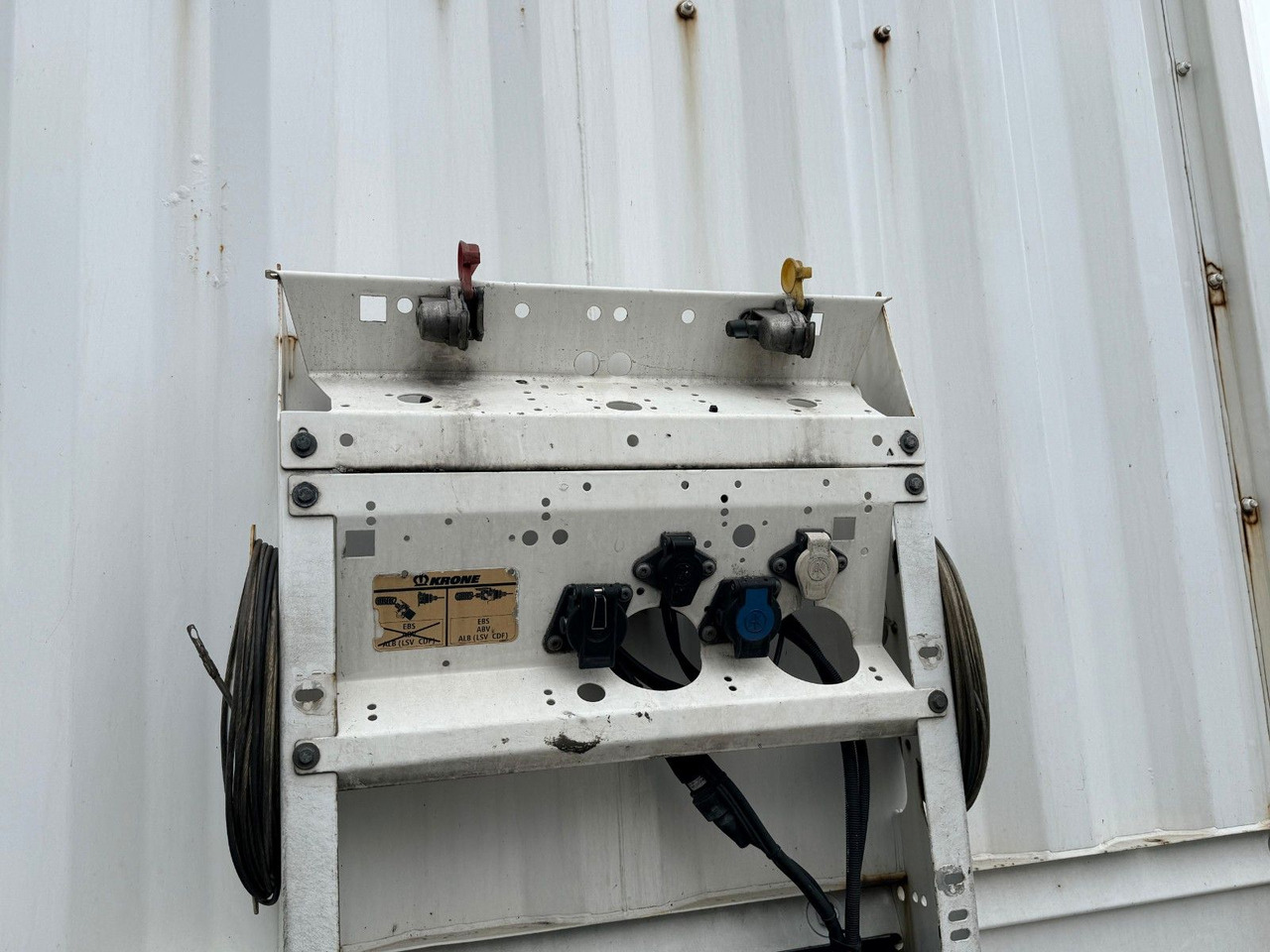 Krone SD - Naczepa plandeka: zdjęcie 2 Krone SD - Naczepa plandeka: zdjęcie 2