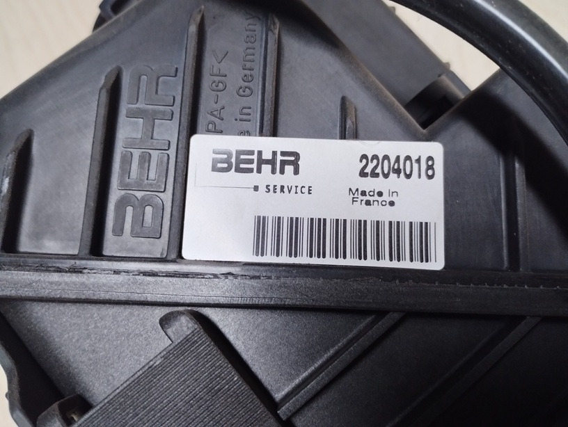 CHŁODNICA WODY MERCEDES SPRINTER 902 903 904 2204018 9015001800 62687 - Chłodnica do Samochodów dostawczych: zdjęcie 3 CHŁODNICA WODY MERCEDES SPRINTER 902 903 904 2204018 9015001800 62687 - Chłodnica do Samochodów dostawczych: zdjęcie 3