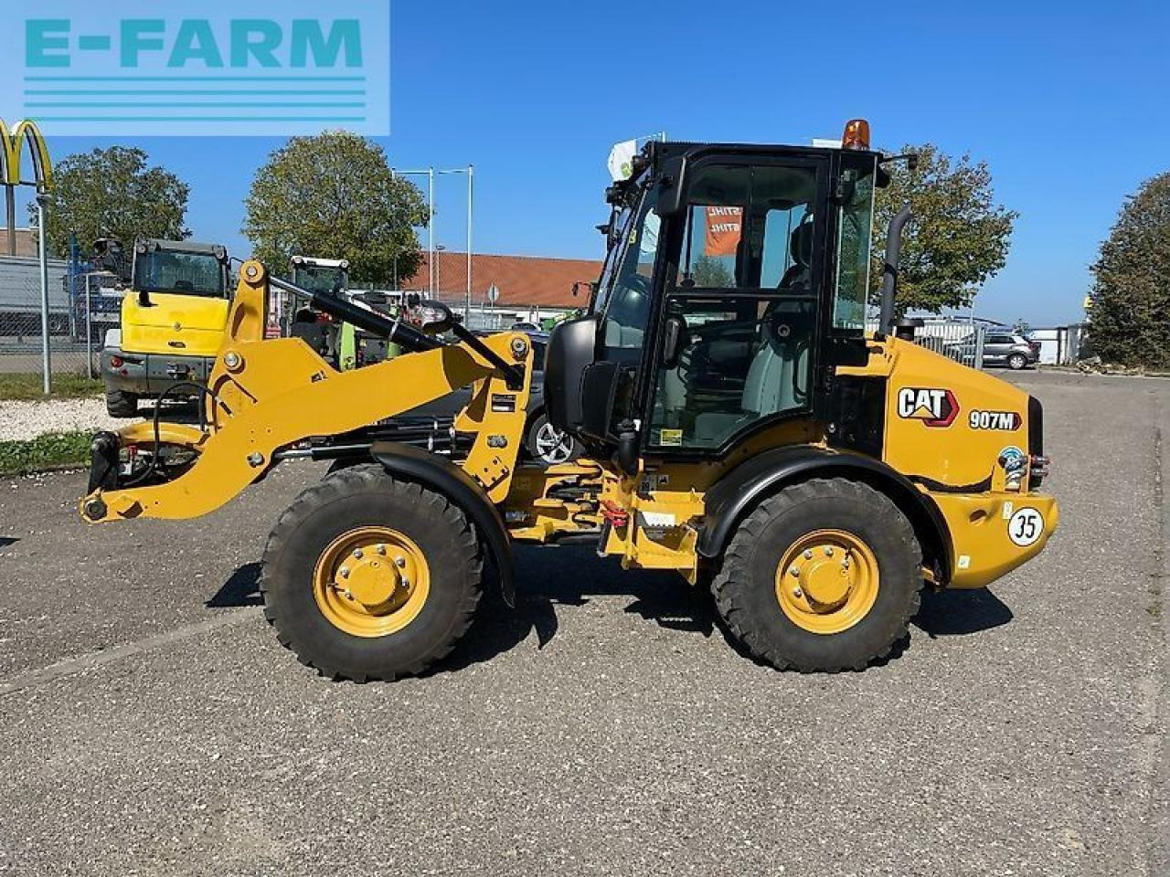 Caterpillar 907m - Minikoparka: zdjęcie 2 Caterpillar 907m - Minikoparka: zdjęcie 2