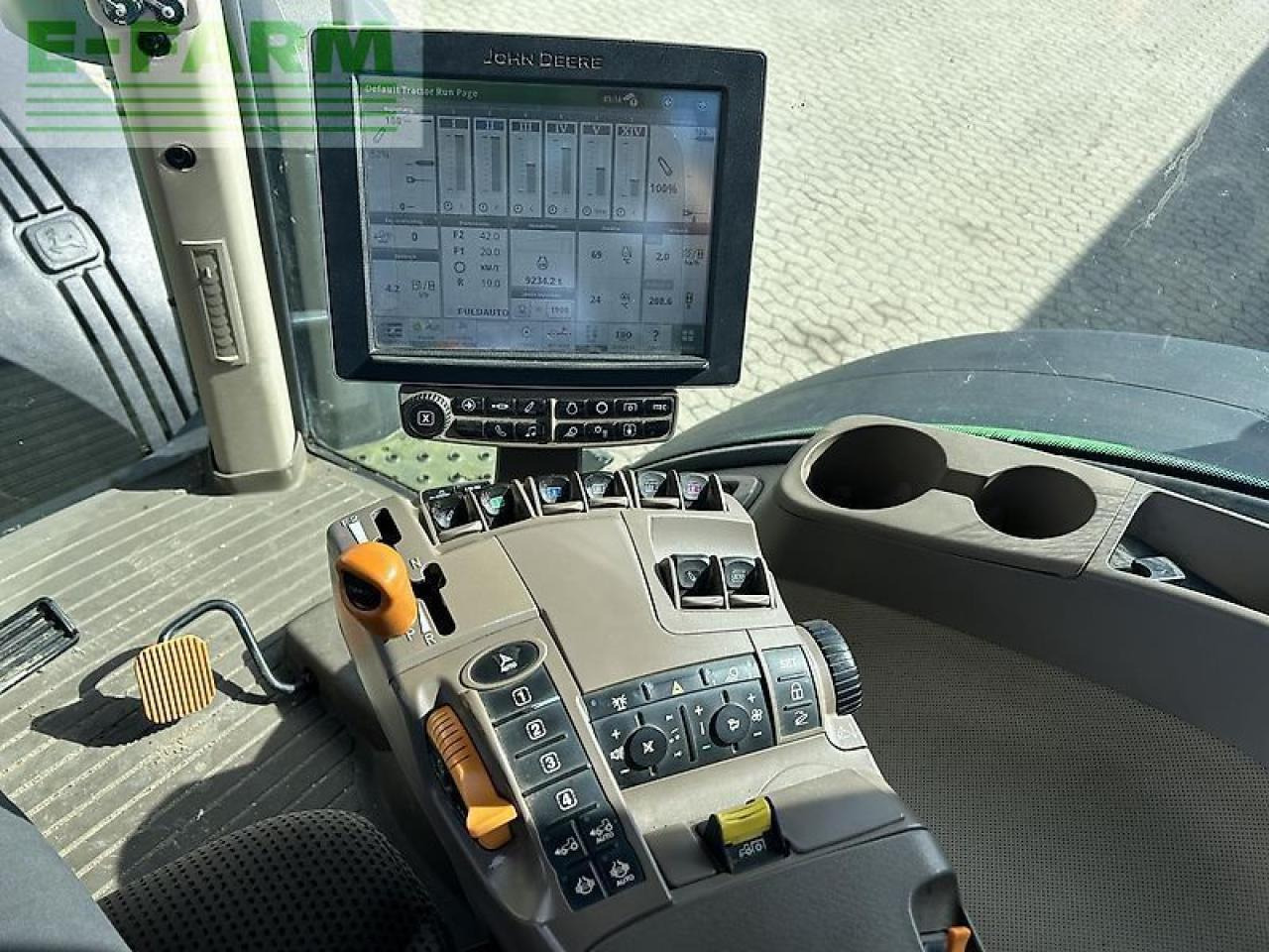 John Deere 8320r - Ciągnik rolniczy: zdjęcie 3 John Deere 8320r - Ciągnik rolniczy: zdjęcie 3