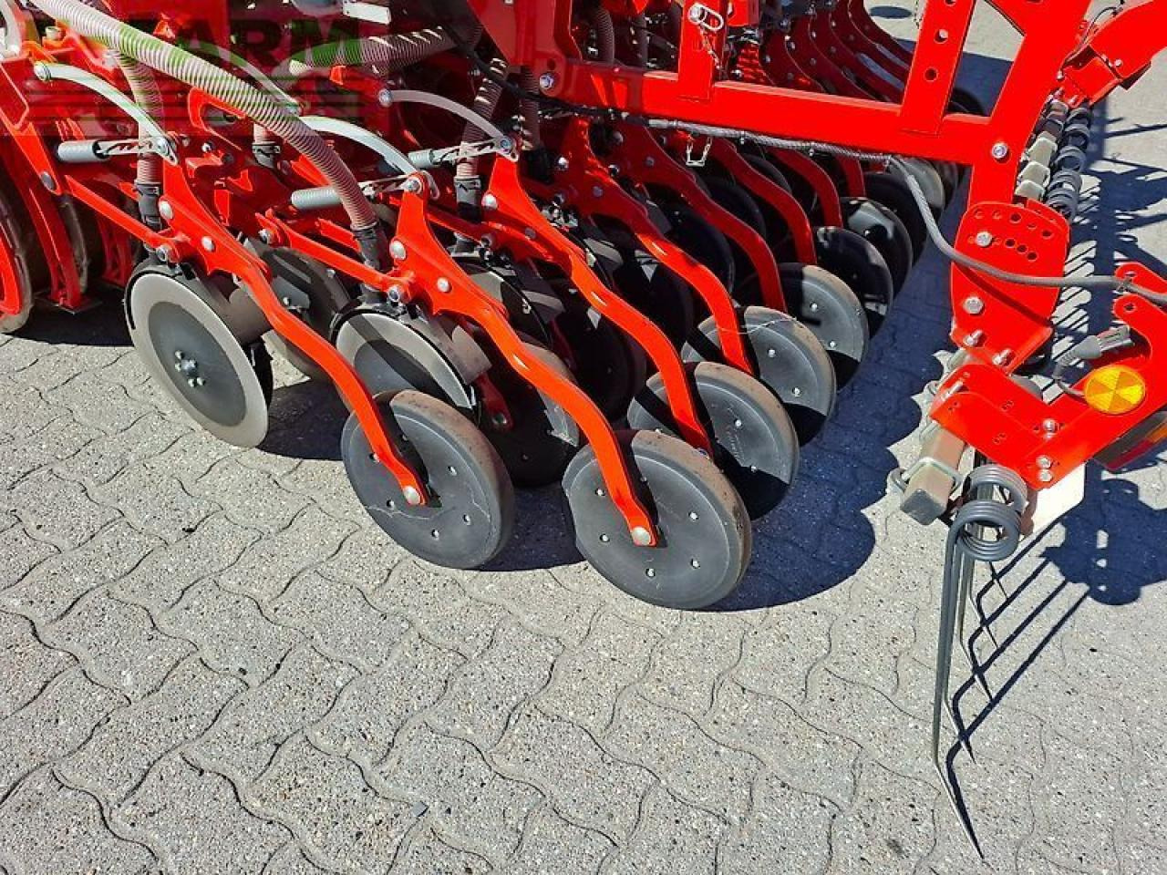 Kuhn drillkombination venta 3030 + kreiselegge hr 3030 - Siewnik: zdjęcie 2 Kuhn drillkombination venta 3030 + kreiselegge hr 3030 - Siewnik: zdjęcie 2