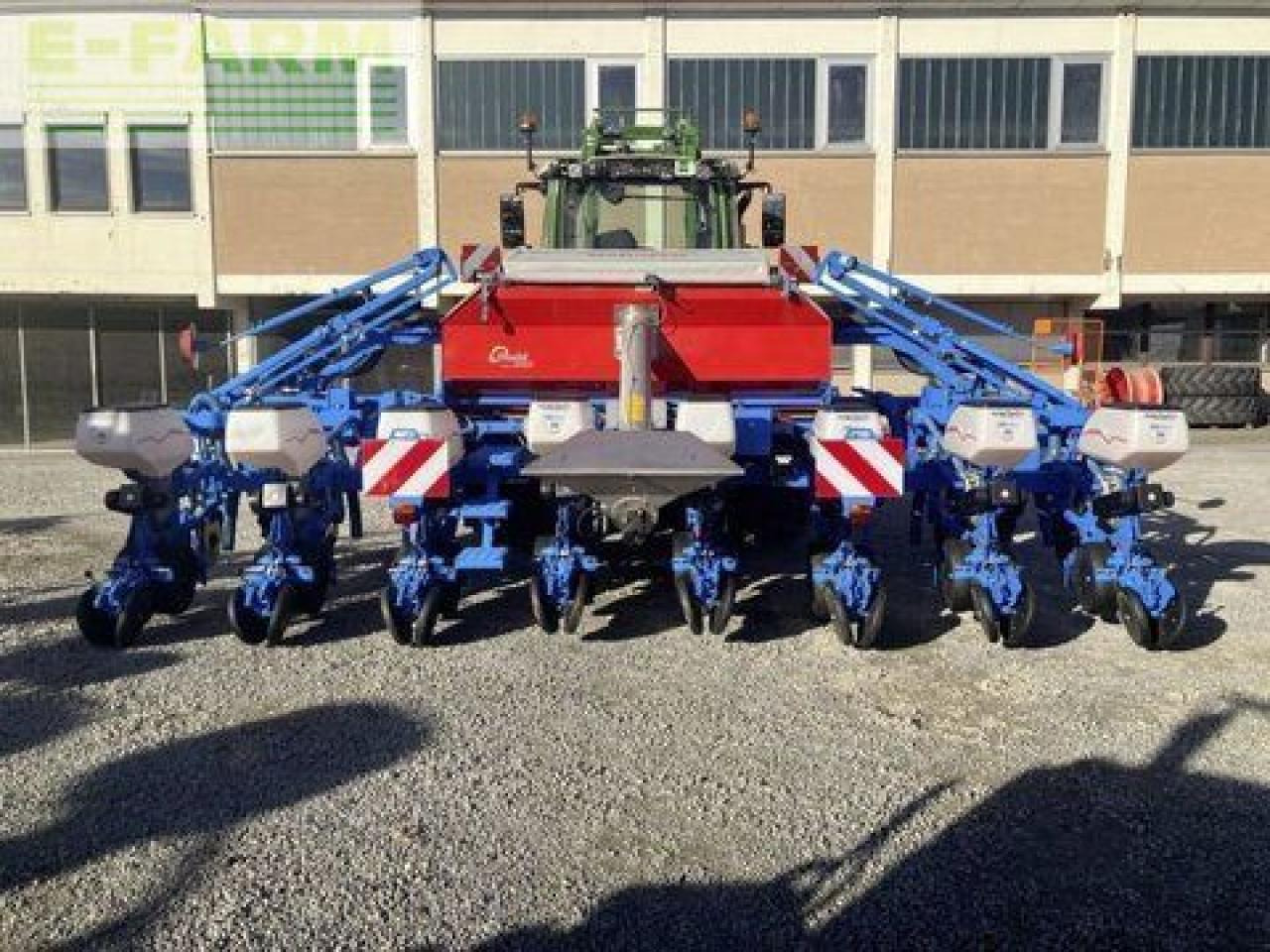 Monosem monosem tfcii 8x75 1350 l - Siewnik punktowy: zdjęcie 1 Monosem monosem tfcii 8x75 1350 l - Siewnik punktowy: zdjęcie 1