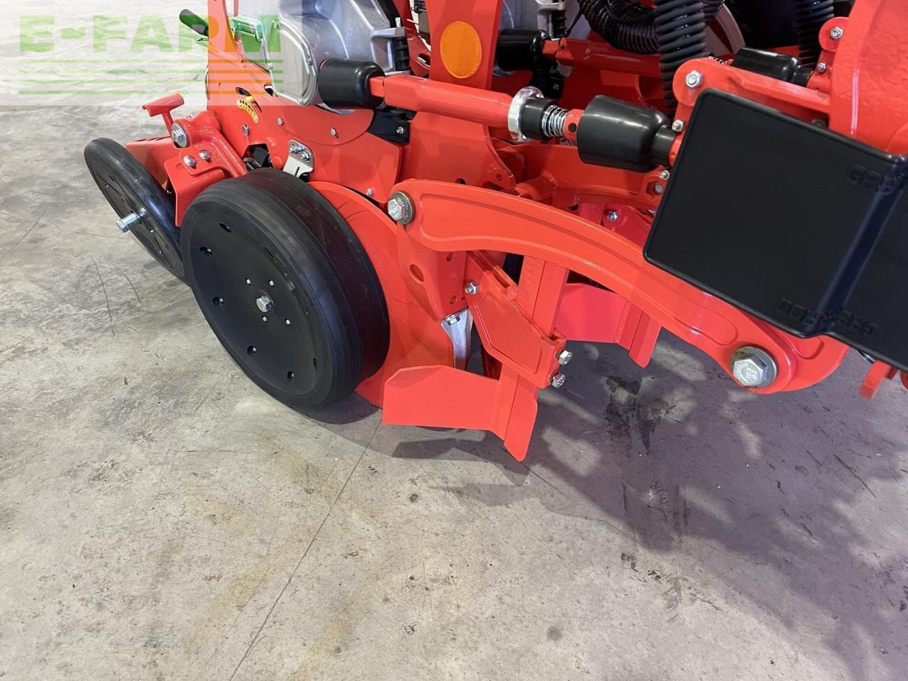 Mustang mtr 6 reihen - Siewnik punktowy: zdjęcie 5 Mustang mtr 6 reihen - Siewnik punktowy: zdjęcie 5