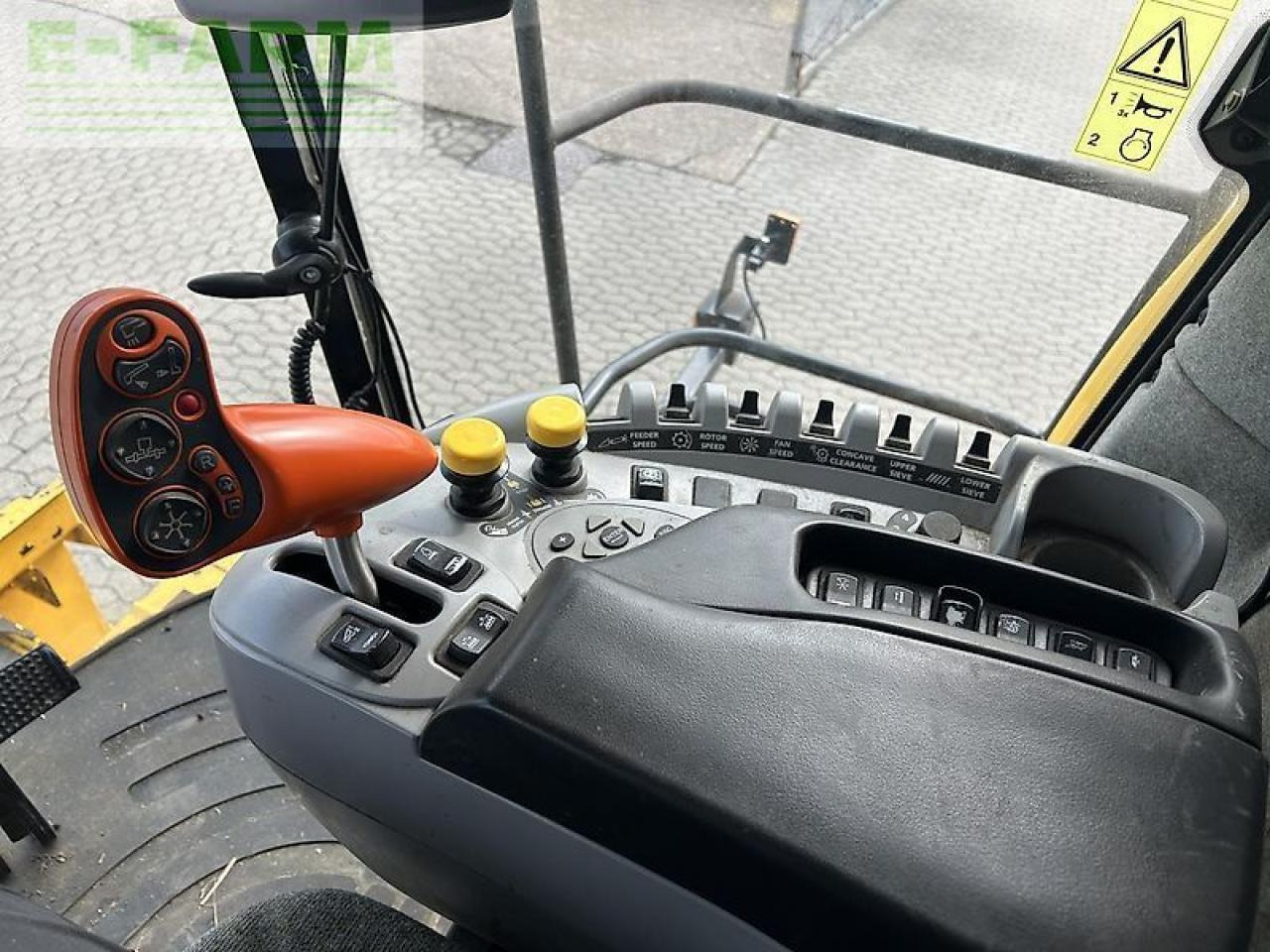 New Holland cr 980 - Kombajn zbożowy: zdjęcie 4 New Holland cr 980 - Kombajn zbożowy: zdjęcie 4