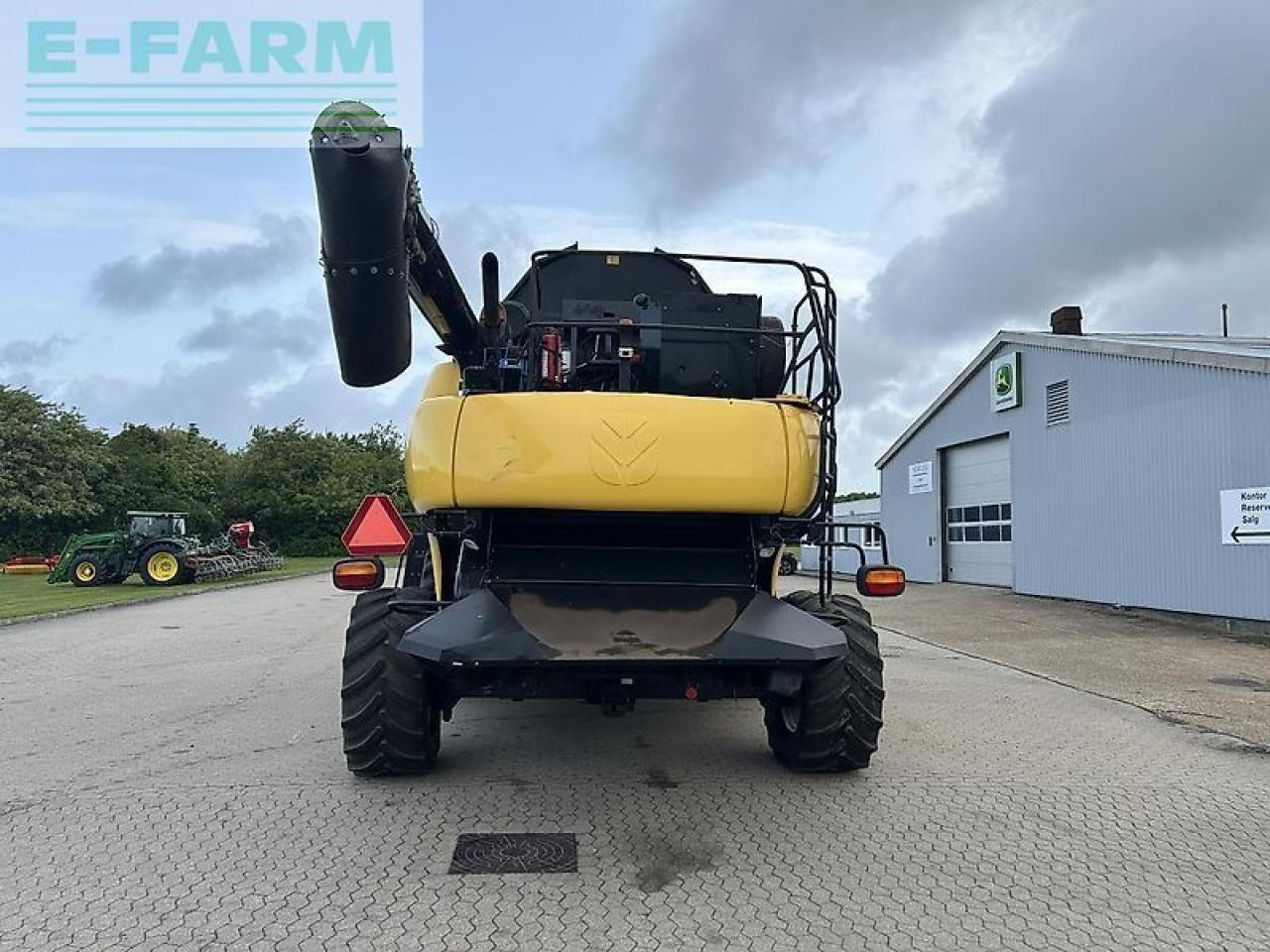 New Holland cr 980 - Kombajn zbożowy: zdjęcie 2 New Holland cr 980 - Kombajn zbożowy: zdjęcie 2