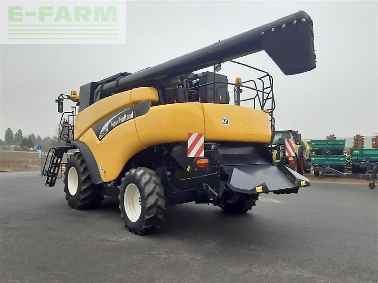 New Holland gebr. mähdrescher new holland - Kombajn zbożowy: zdjęcie 2 New Holland gebr. mähdrescher new holland - Kombajn zbożowy: zdjęcie 2