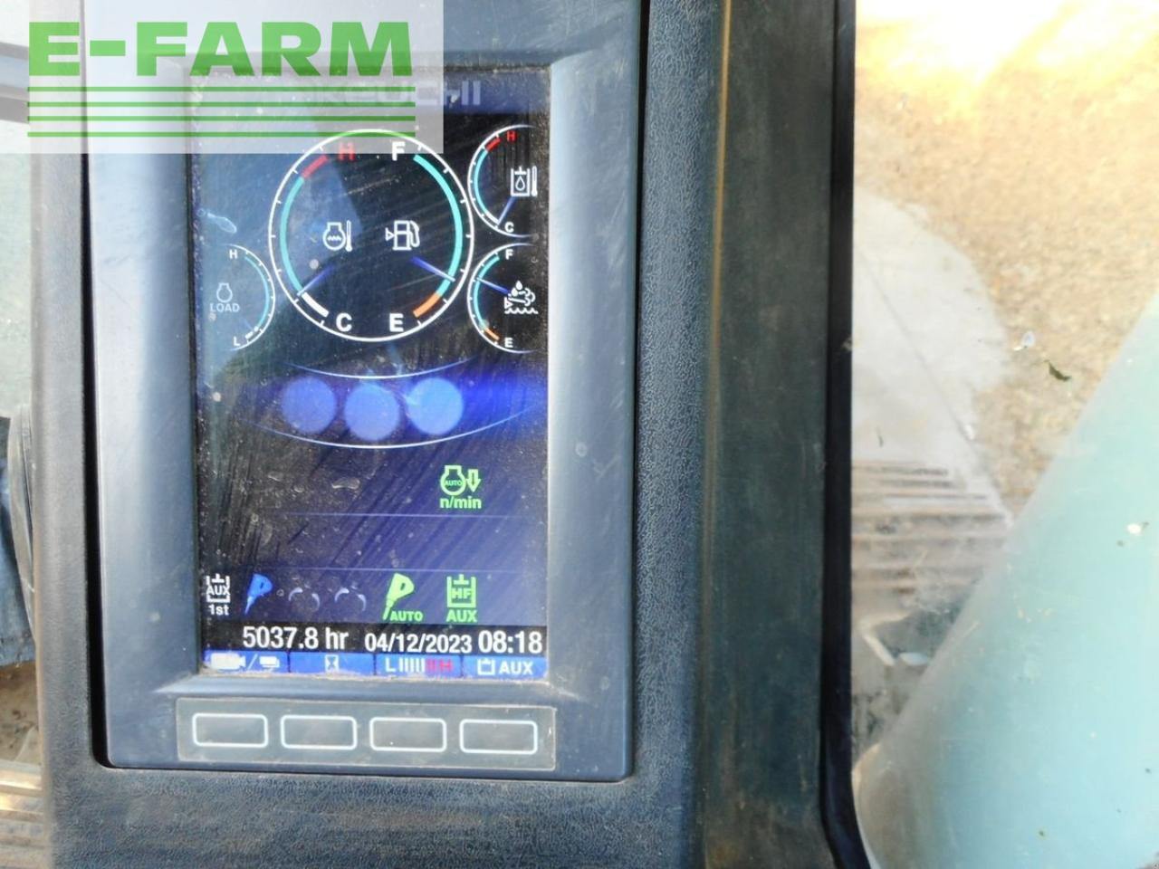 Koparka gąsienicowa Takeuchi tb2150r ( 15.420kg ): zdjęcie 7