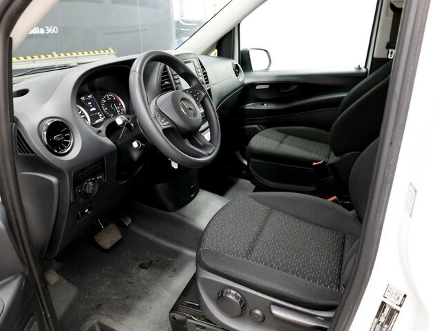 MERCEDES-BENZ Vito 114 TourerPro,lang,Automatik,8Sitze,Kamera... - Mikrobus: zdjęcie 2 MERCEDES-BENZ Vito 114 TourerPro,lang,Automatik,8Sitze,Kamera... - Mikrobus: zdjęcie 2
