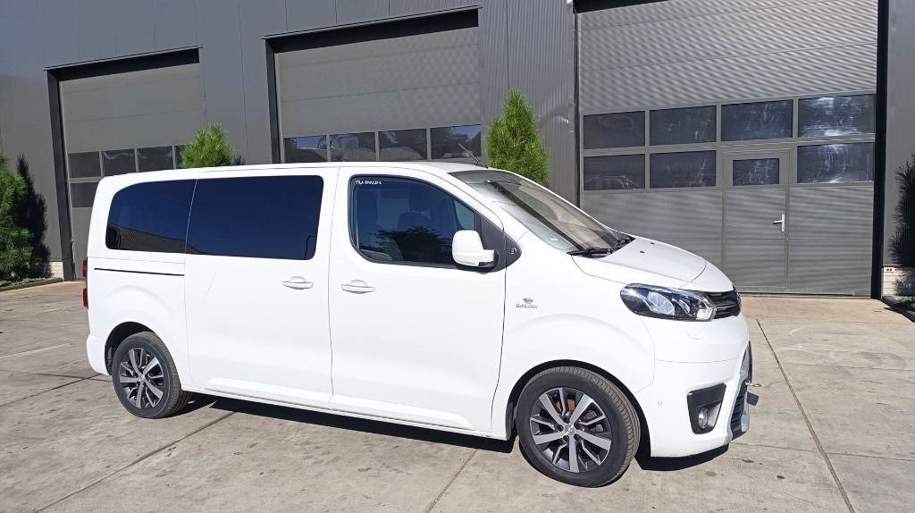 Toyota Proace 2.0 Van, Kleinbus, 7-Sitzer, Turboschaden - Furgon: zdjęcie 5 Toyota Proace 2.0 Van, Kleinbus, 7-Sitzer, Turboschaden - Furgon: zdjęcie 5