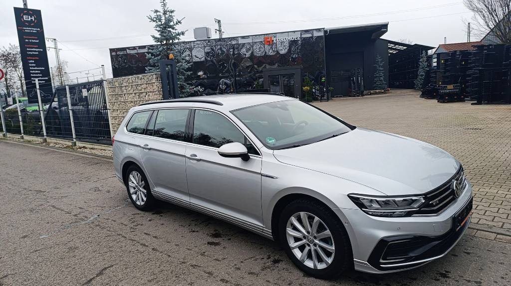 Volkswagen Passat GTE 1.4 TSI DSG GTE Plug-in-Hybrid 1. Hand - Samochód osobowy: zdjęcie 1 Volkswagen Passat GTE 1.4 TSI DSG GTE Plug-in-Hybrid 1. Hand - Samochód osobowy: zdjęcie 1