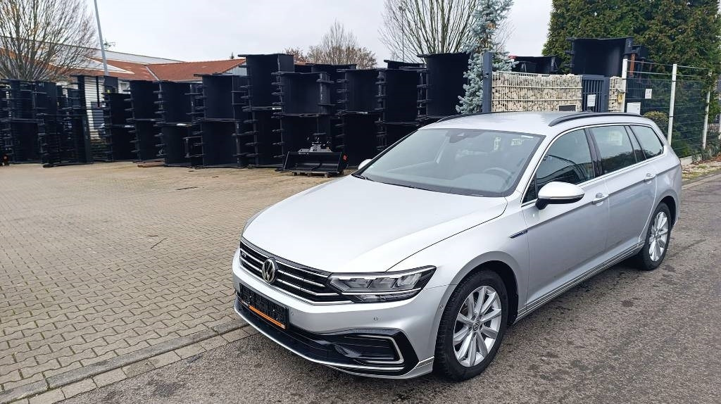 Volkswagen Passat GTE 1.4 TSI DSG GTE Plug-in-Hybrid 1. Hand - Samochód osobowy: zdjęcie 2 Volkswagen Passat GTE 1.4 TSI DSG GTE Plug-in-Hybrid 1. Hand - Samochód osobowy: zdjęcie 2
