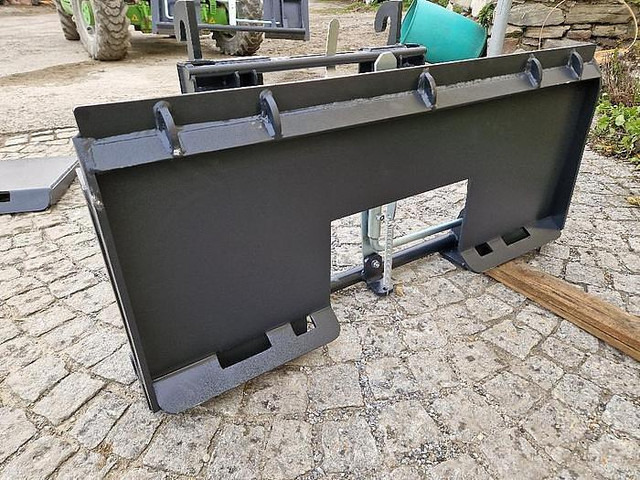 Big Bobcat 114 cm Adapter mit Euro Aufnahme - Osprzęt: zdjęcie 1 Big Bobcat 114 cm Adapter mit Euro Aufnahme - Osprzęt: zdjęcie 1